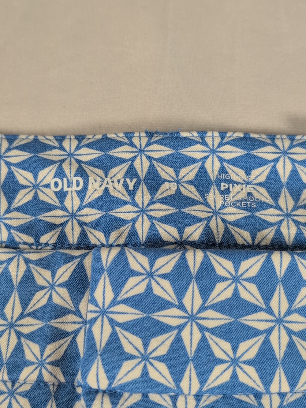 Old Navy High-Rise Pixie Shorts in Tile Blue Size 16 - Picture 4 of 11